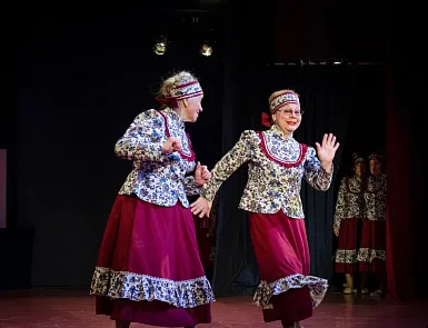 Танцевальная группа пожилых людей «Лебедушка» - фото 1