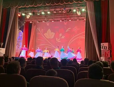 - фото 1 Народный самодеятельный коллектив ансамбль танца «Велия» стал частью торжественной церемонии закрытия Международной олимпиады по математике среди воспитанников довузовских образовательных учреждений стран СНГ в Тверском суворовском военном училище. - фото 1