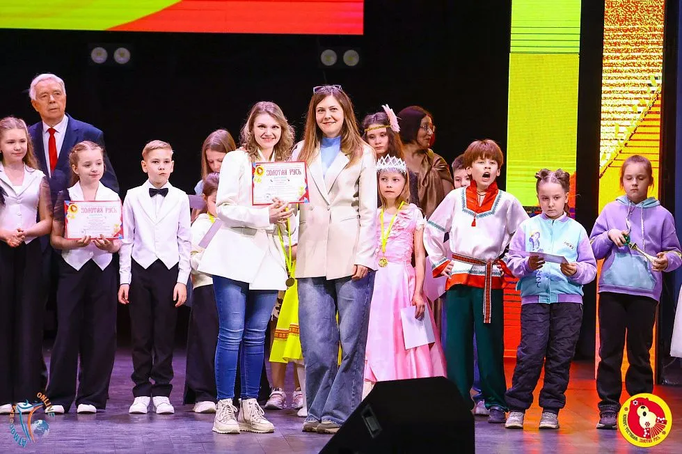 Вокальная группа "Звук" на XIII Многожанровом конкурсе-фестивале «Золотая Русь» Вокальная группа "Звук" на XIII Многожанровом конкурсе-фестивале «Золотая Русь»